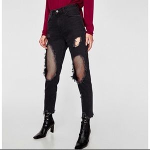 Zara - ripped baggy jeans + fishnets / US 6 / Black